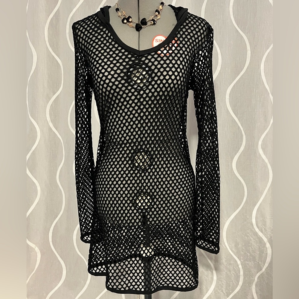 Balance Mesh Cover-Up - Picture 8 of 11